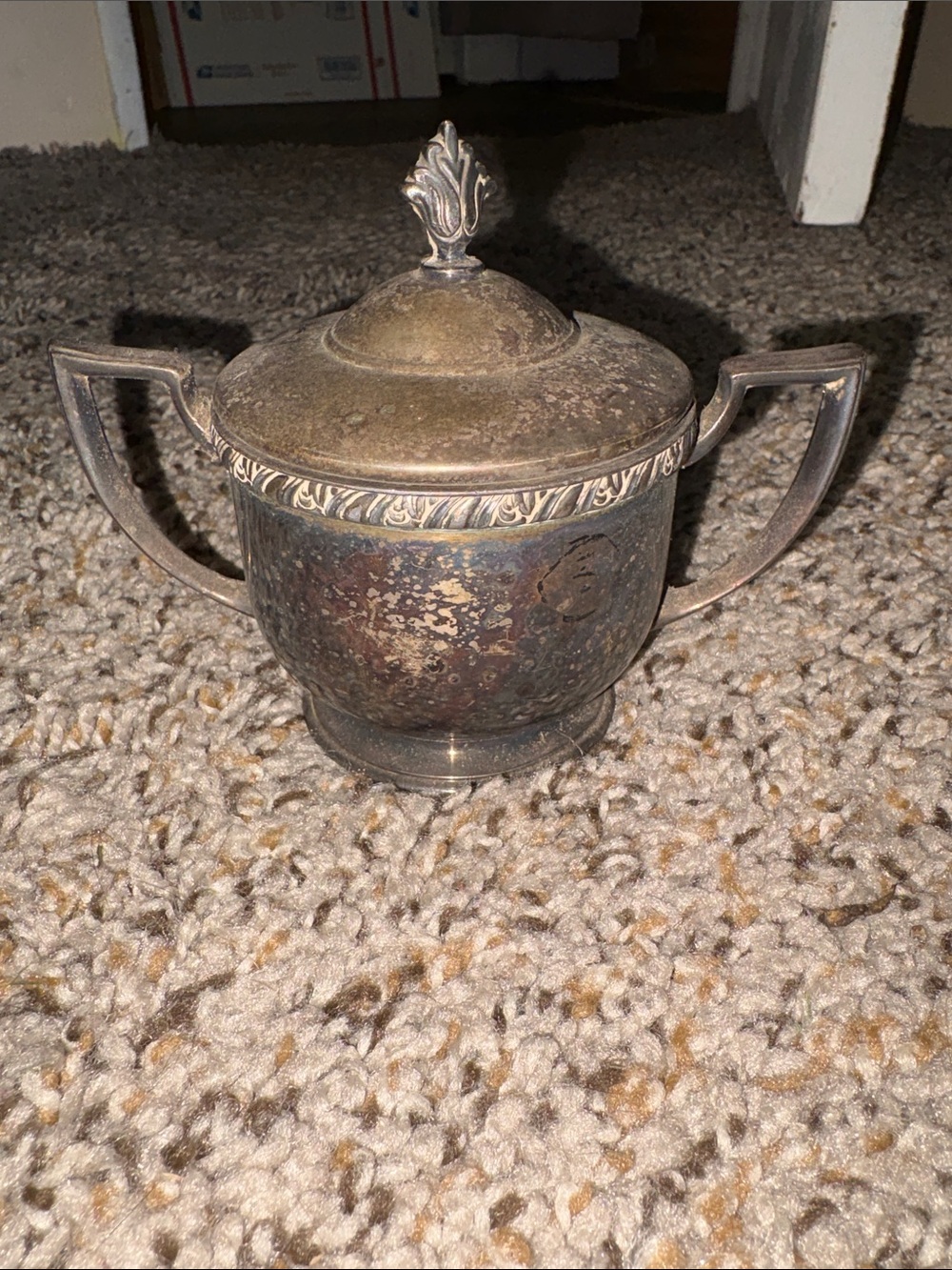 Antique Wm A Rogers Berwick patter silver plated sugar bowl with cover